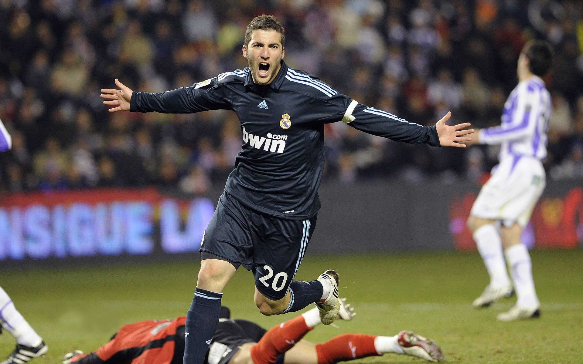 城市街道：城市赛的速度与风景，城市街道图片 唯美 风景图片